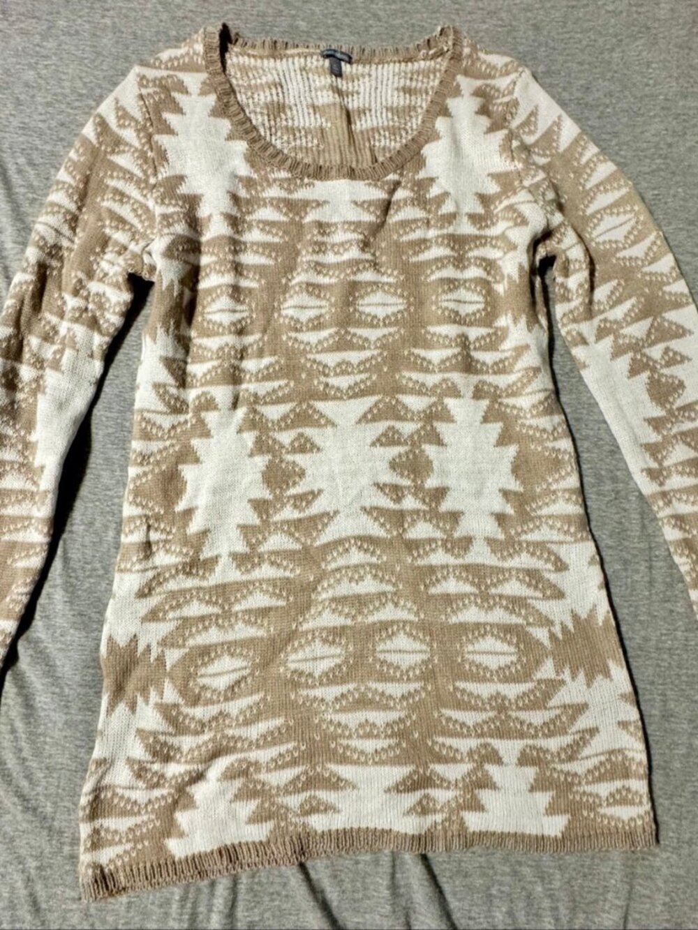 Charlotte Russe Womens Aztec Tunic Sweater L Tan Cream